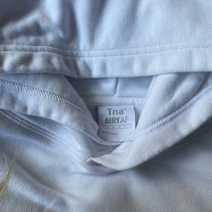 ARITZIA AIRY WHITE HOODIE